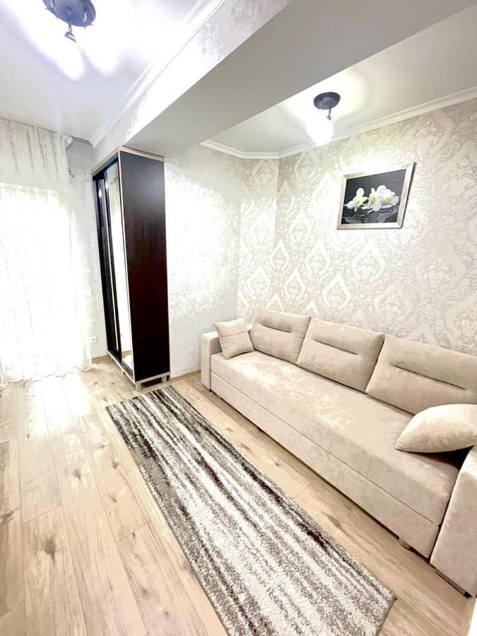 Large Apartment !!!Ciuflea Str. Kischinau Exterior foto